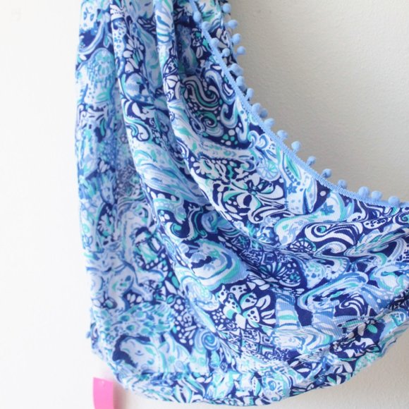 Lilly Pulitzer Resort Loop Scarf, Wrap, Coverup - Picture 1 of 4